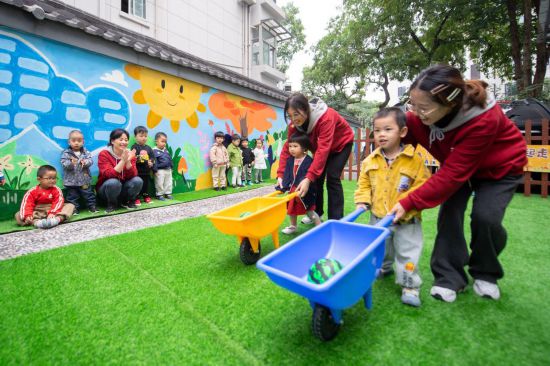 补齐“幼有所育”短板弱项――全国婴幼儿照护服务示范城市创建活动看点扫描插图