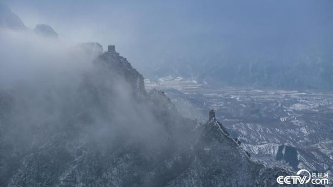 北京：司马台长城雪后云海翻腾插图2