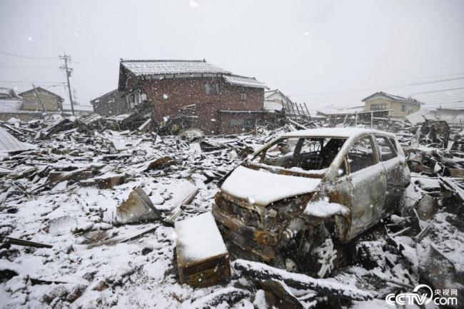 日本地震灾区遭遇强降雪插图1