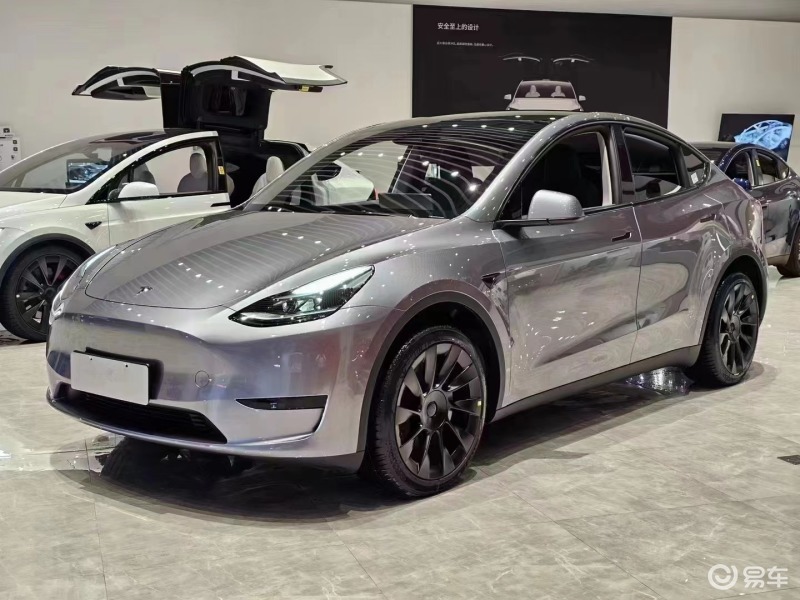 特斯拉Model Y“快银”车漆实车图 搭载辅助驾驶硬件HW4.0插图