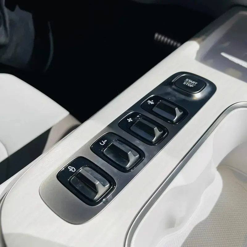 小米SU7将于今日上市 定位C级高性能生态科技轿车插图13