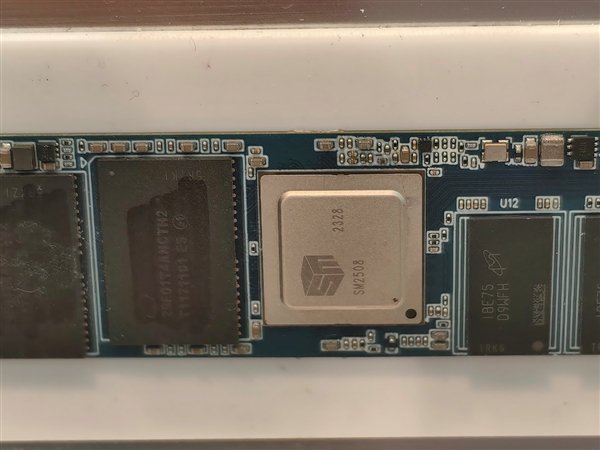 慧荣展示PCIe 5.0 SSD主控SM2508：读写双双满血14GB/s插图1