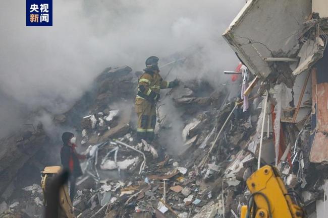 俄别尔哥罗德州居民楼遇袭坍塌事故已致16人死亡插图