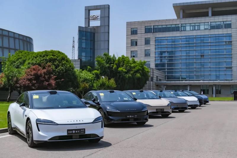 尹同跃向智界S7车主交付新车 商用泊车代驾VPD将于6月首发插图3