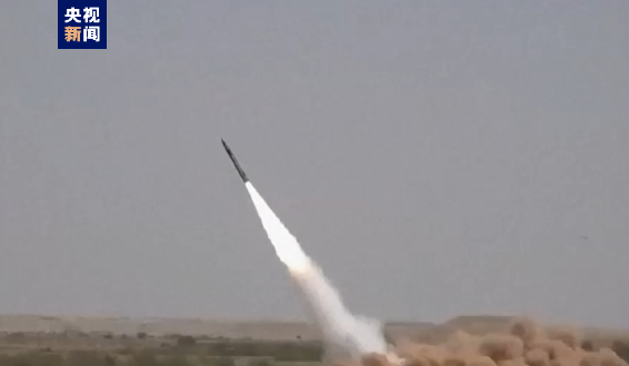 巴基斯坦宣布成功试射“法塔赫-2” 制导火箭系统插图