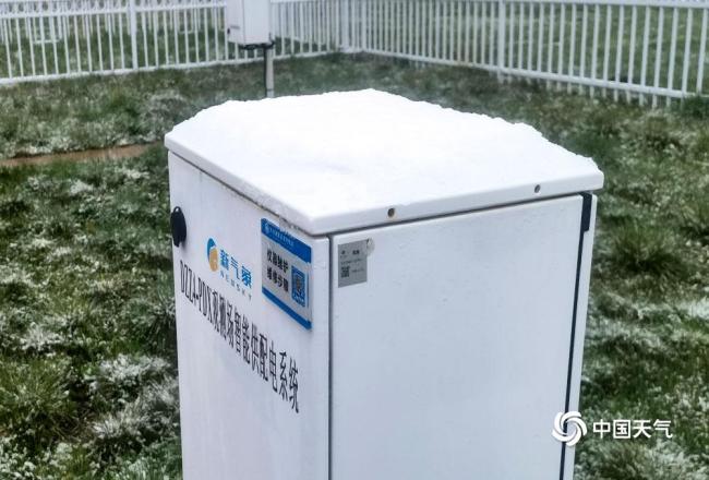 雪花漫天飞舞 青海久治六月迎来降雪插图3