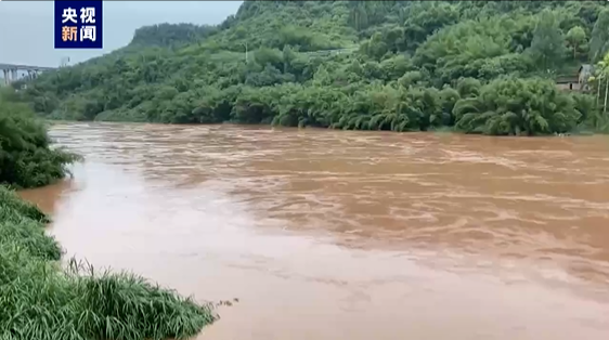 重庆18个区县出现暴雨 8条河流一度超警插图