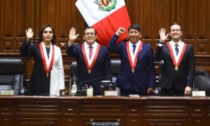 爱德华多·萨尔瓦纳当选秘鲁国会主席缩略图