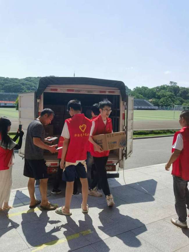 探访华容县安置点：住宿舍吃食堂，生活有序插图