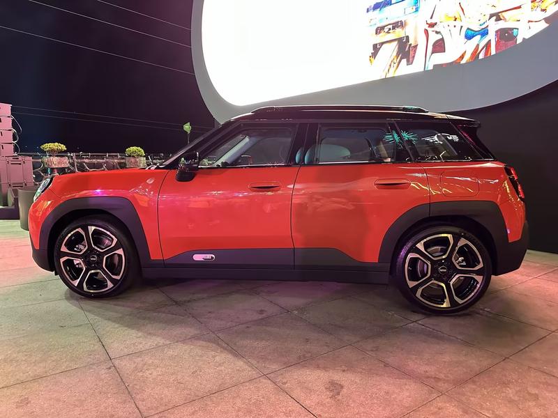 全新电动MINI ACEMAN正式上市 限时售价19.99万元起插图2