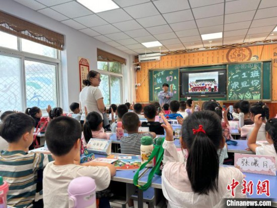 多彩开学季 河北衡水中小学“花式”迎新生插图3