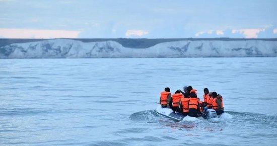 8名移民在试图穿越英吉利海峡时死亡插图1