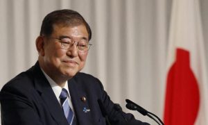 日本首相石破茂举行就任后首次记者会缩略图